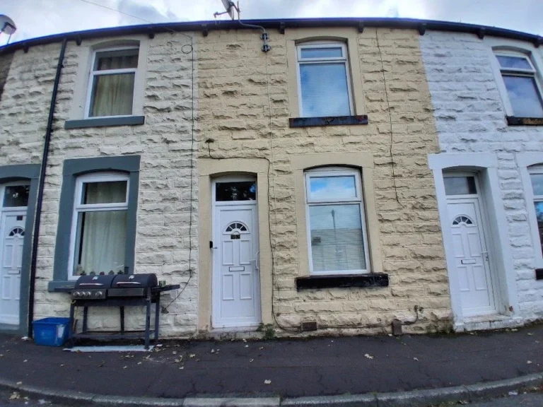 90 Every Street, Burnley